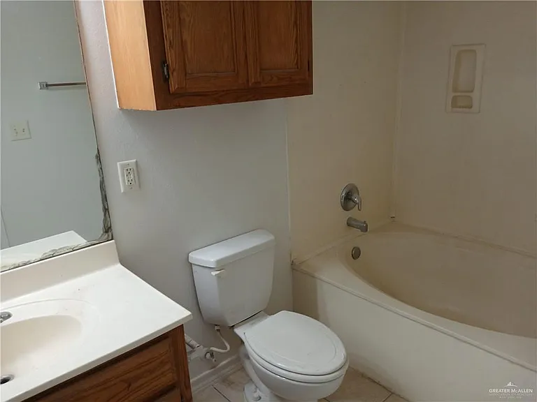 2101 Bahamas Dr — Photo 8
