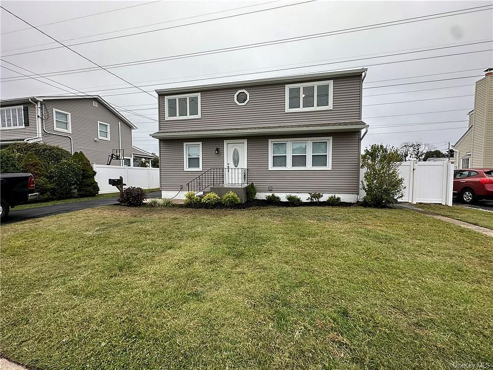 3653 Mallard Road, Levittown, NY 11756 Zillow