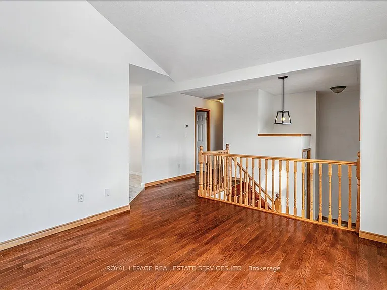 82 Whitlaw Way — Photo 7