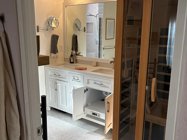 Third floor bath