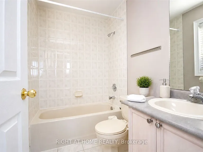 1466 Bayshire Dr — Photo 12