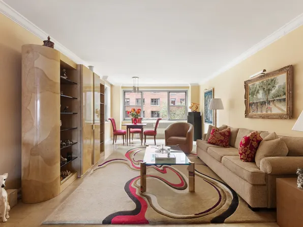 525 East 86th Street image 1 of 10