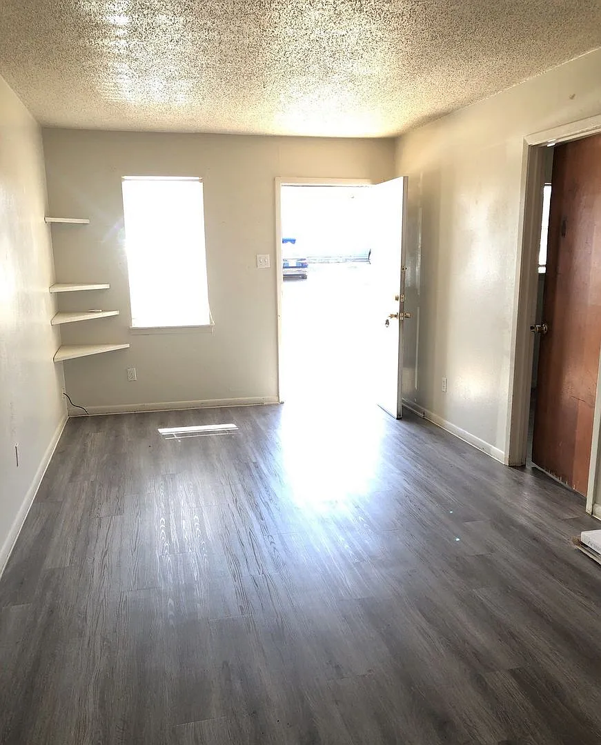 406 Sunset Lane — Photo 3