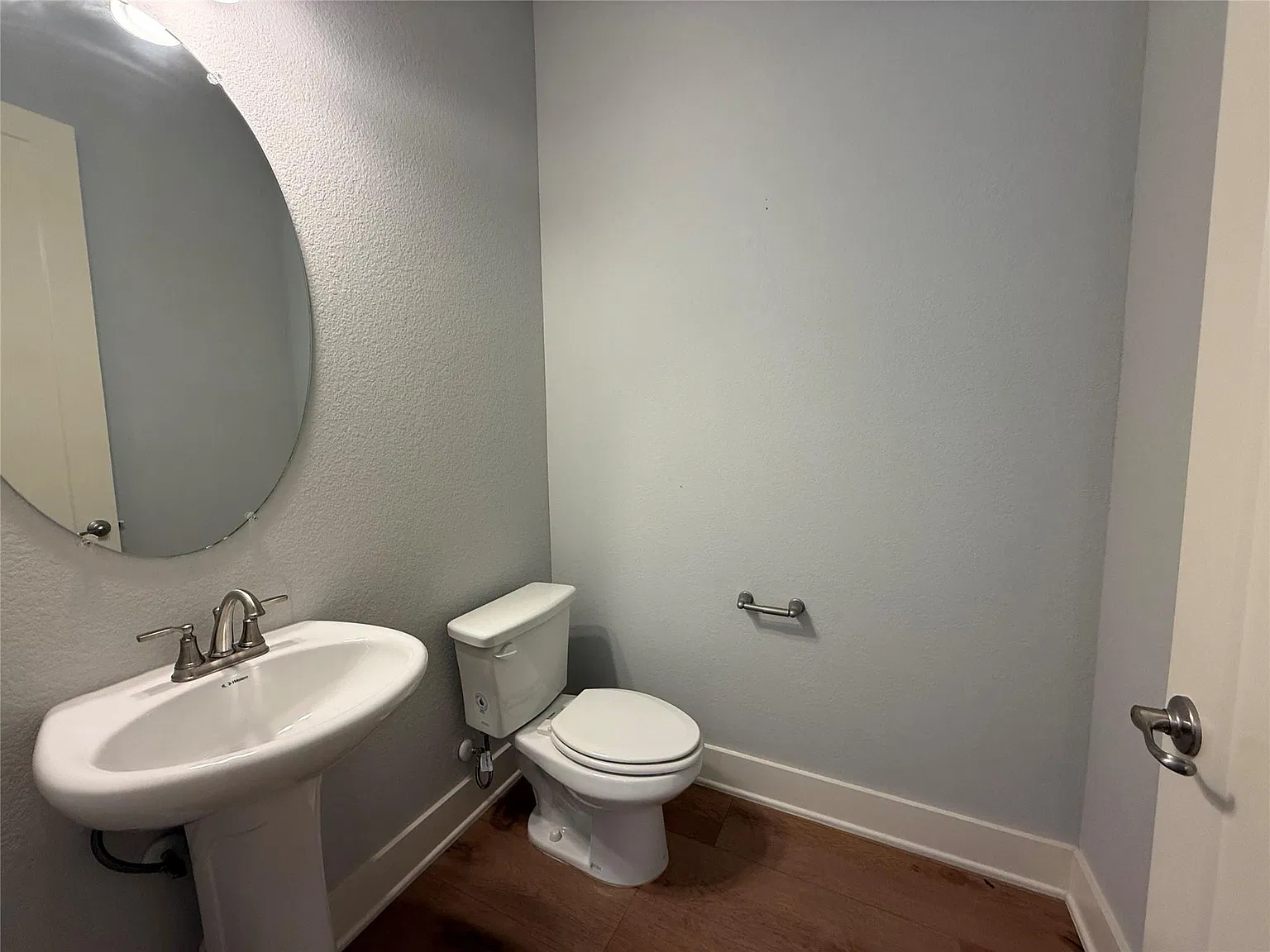 4 bed, 2.5 bath, 2354 sqft, $2,600 — Photo 3