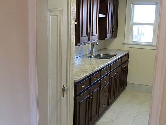 3rd image of 3002 Dewey Ave APT C
