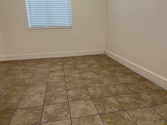 4th image of 223 S Montgomery St APT 1