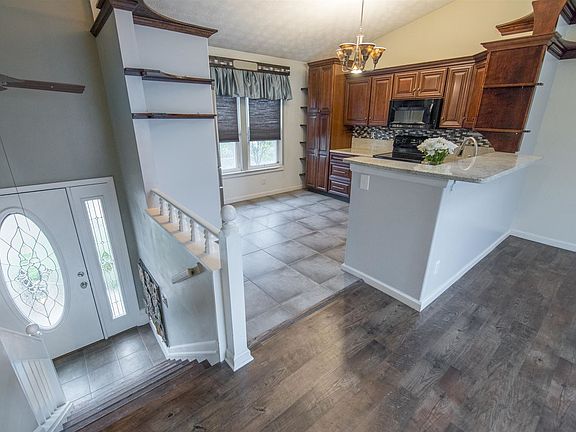 4th image of 4889 Wallington Dr