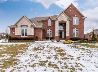 61394 Admiral Dr, Washington, MI 48094