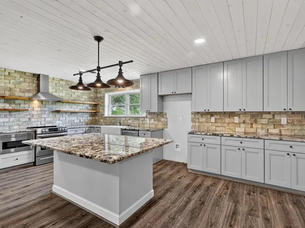 379 Hale Rd, Bay City, TX 77414