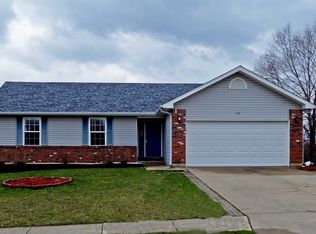 102 Castlewood Dr, Troy, MO 63379