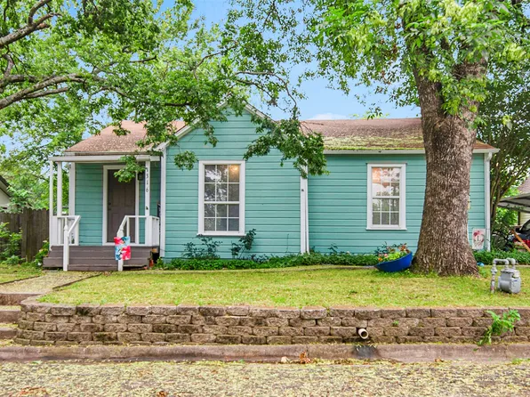 1316 Elm St, Bonham, TX 75418