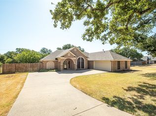 135 Saddle Club Rd, Weatherford, TX 76088