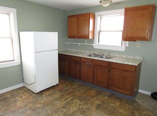 69 S Main St, Moosup, CT 06354