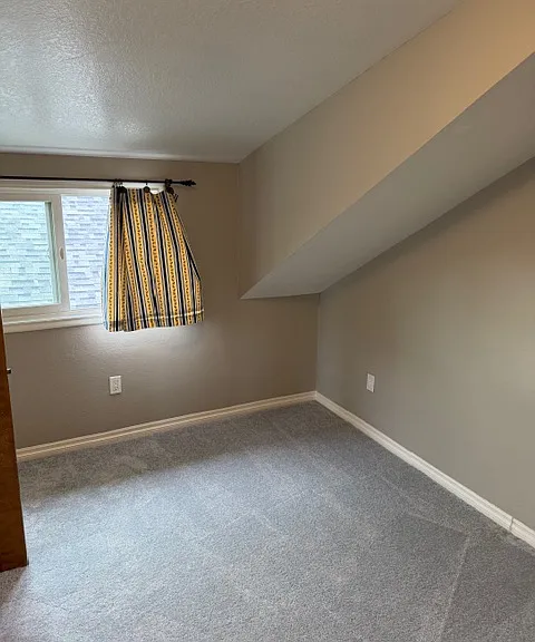 302 N Gertruda Ave — Photo 22