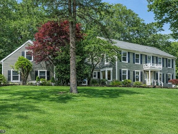 4th image of 6 Fawn Ridge Rd