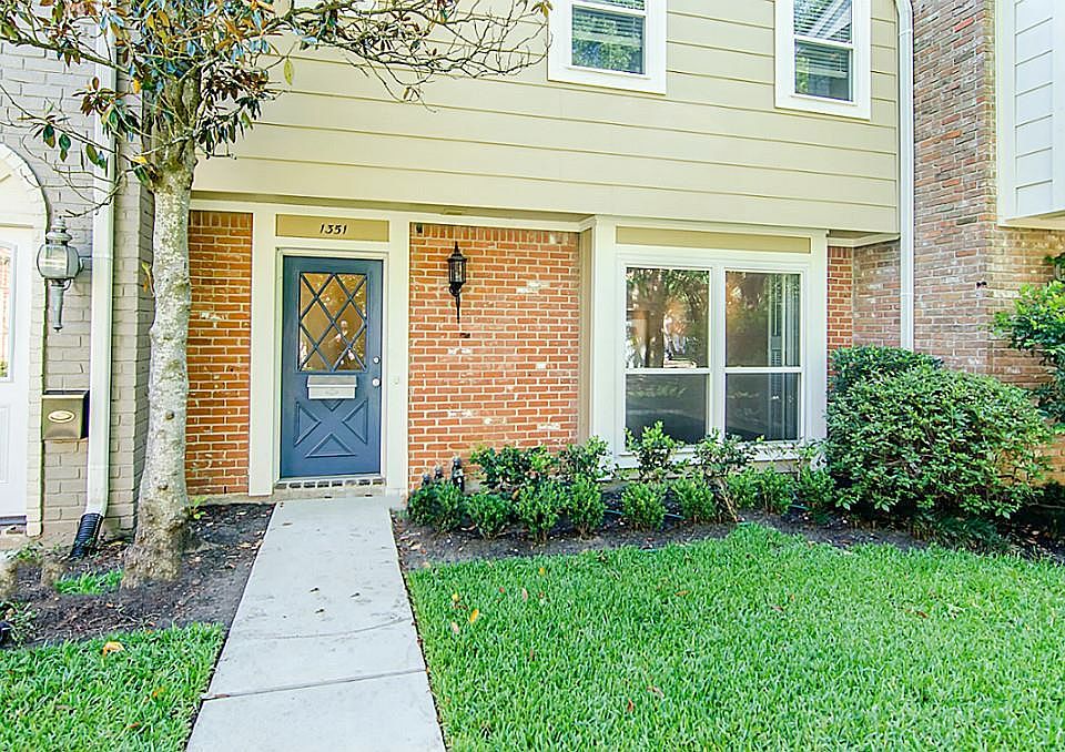 1st image of 1351 Country Place Dr