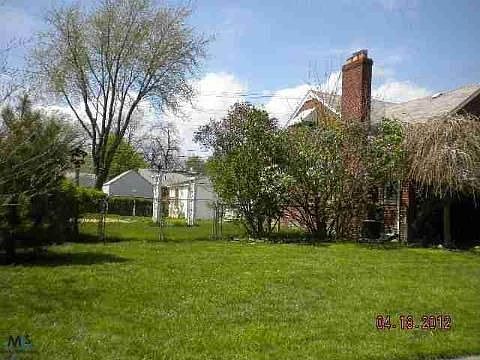 3rd image of 26683 Greenleaf St