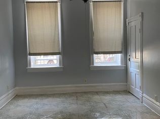 1528 W 17th St #1F, Chicago, IL 60608