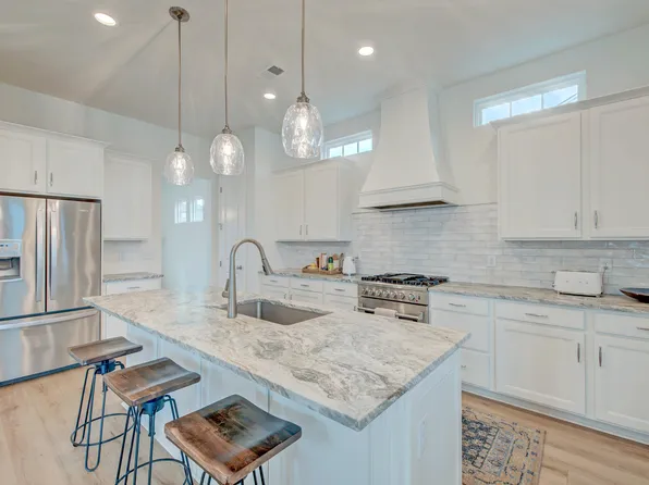 648 Water Lily Trl, Summerville, SC 29485