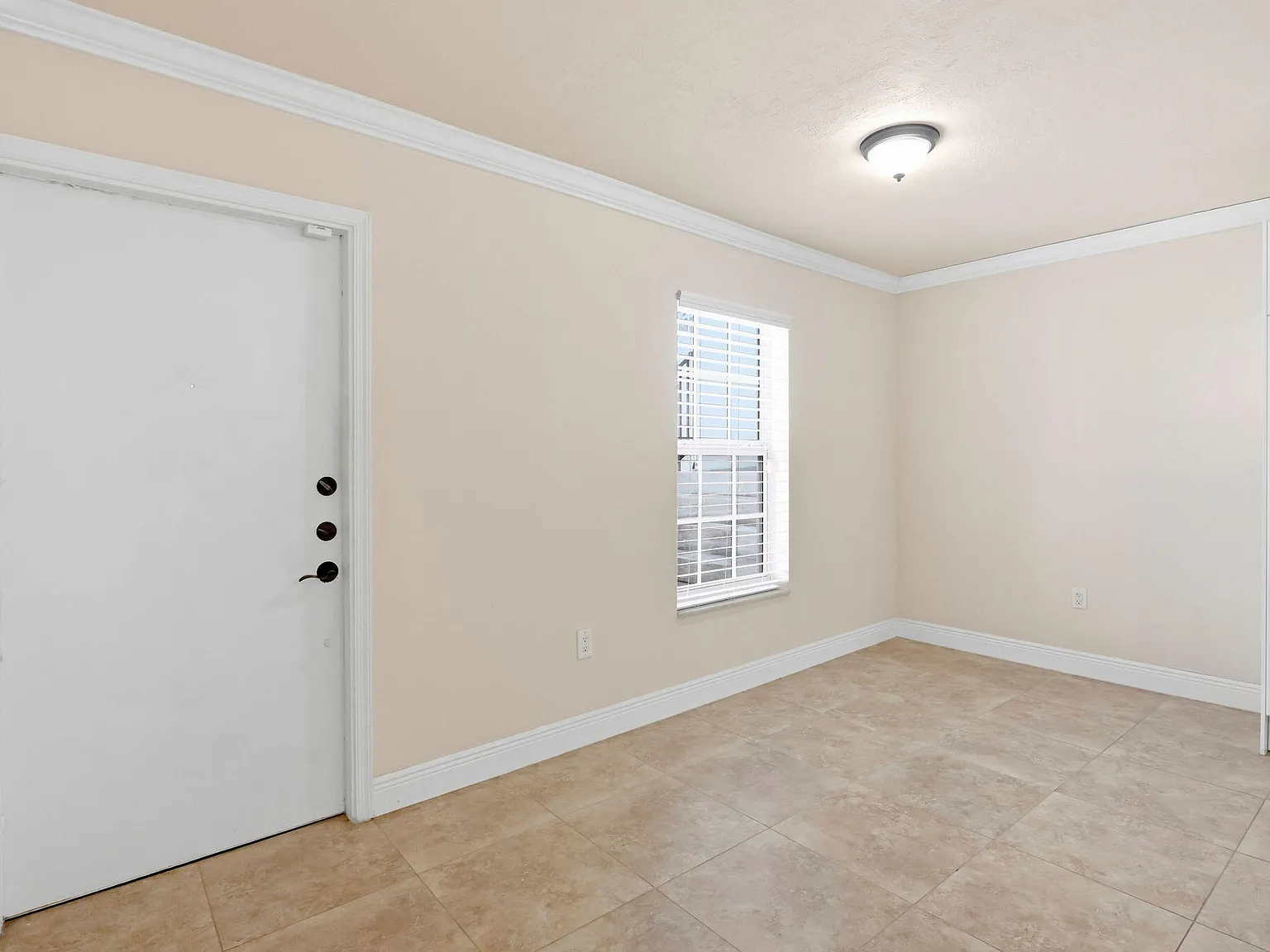 2 bed, 1.5 bath, 1104 sqft, $2,100 — Photo 2