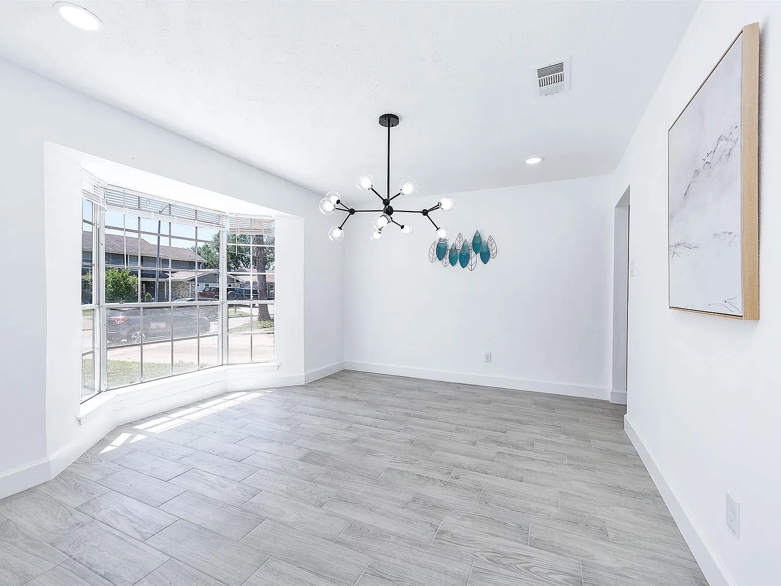 3 bed, 2.0 bath, 1584 sqft, $1,800 — Photo 4