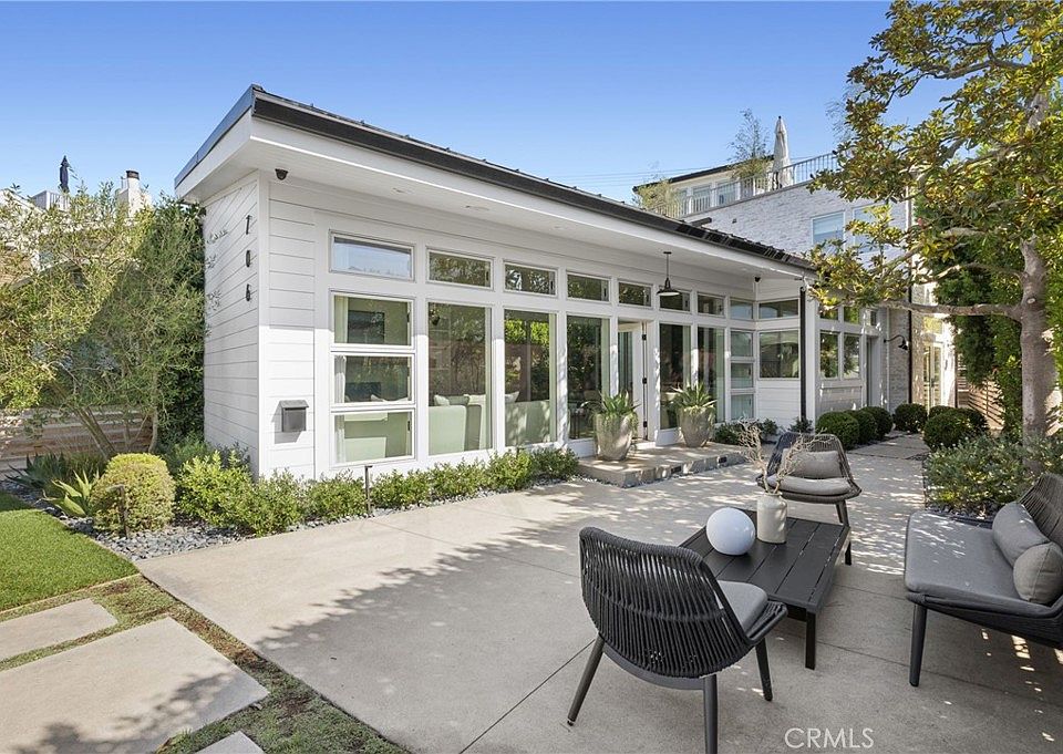 1st image of 706 Poinsettia Ave