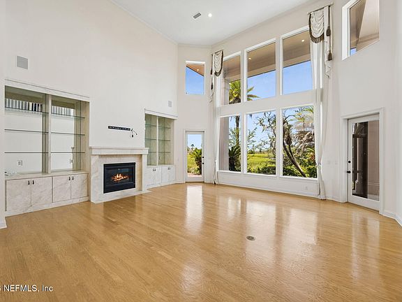 5th image of 132 Lantern Wick Pl