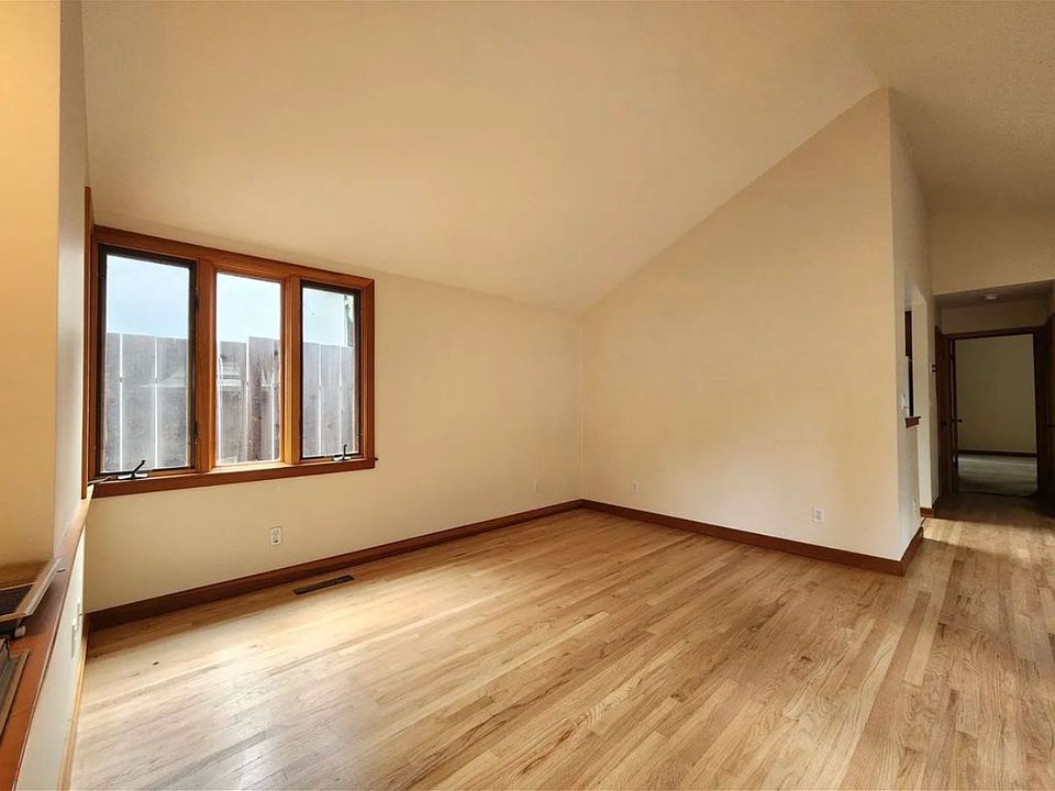 1st image of 1650 College Ave