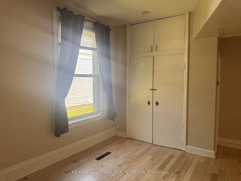 20 Russell St W #3 — Photo 17
