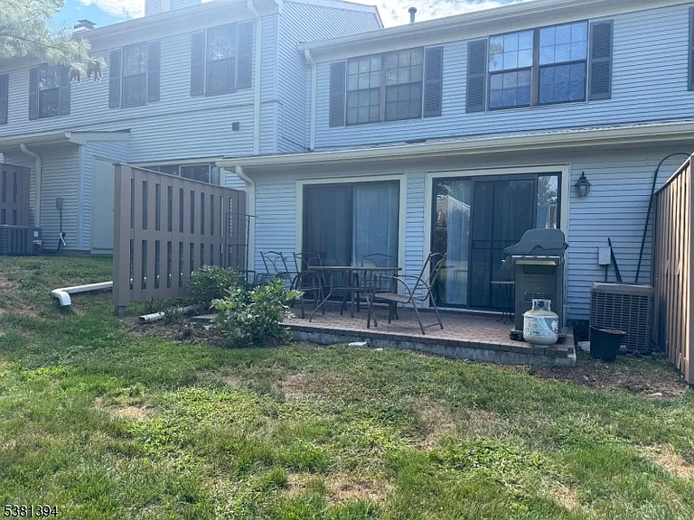 4 Woodward Ln — Photo 22