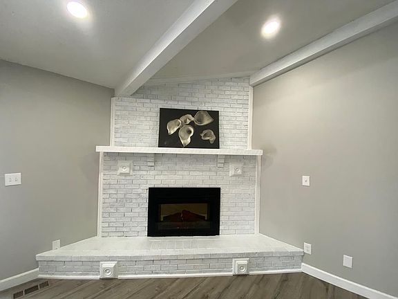 4th image of 2308 Oak Ln