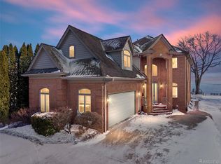 34330 Jefferson Ave, Harrison Township, MI 48045