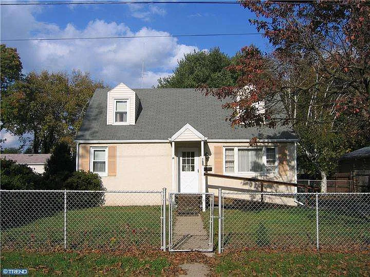 464 Walnut Ave photo 1