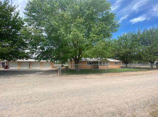 2035 Hamilton Ln, Bosque Farms, NM 87068