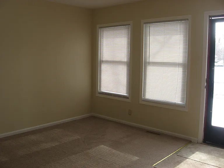 356 Cherrington Rd — Photo 2