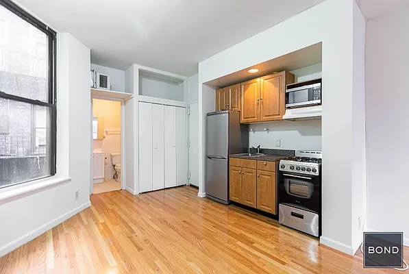 Rented by Bond New York | media 7