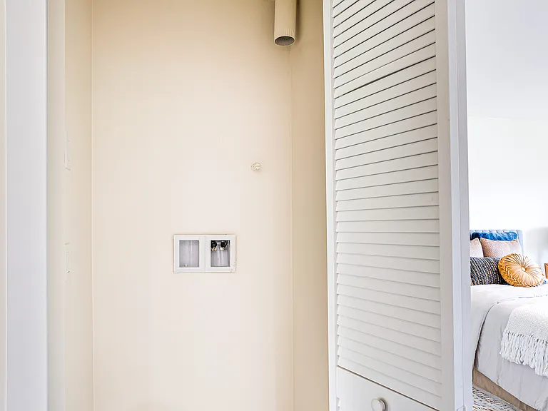 1036 S Mollison Ave — Photo 30