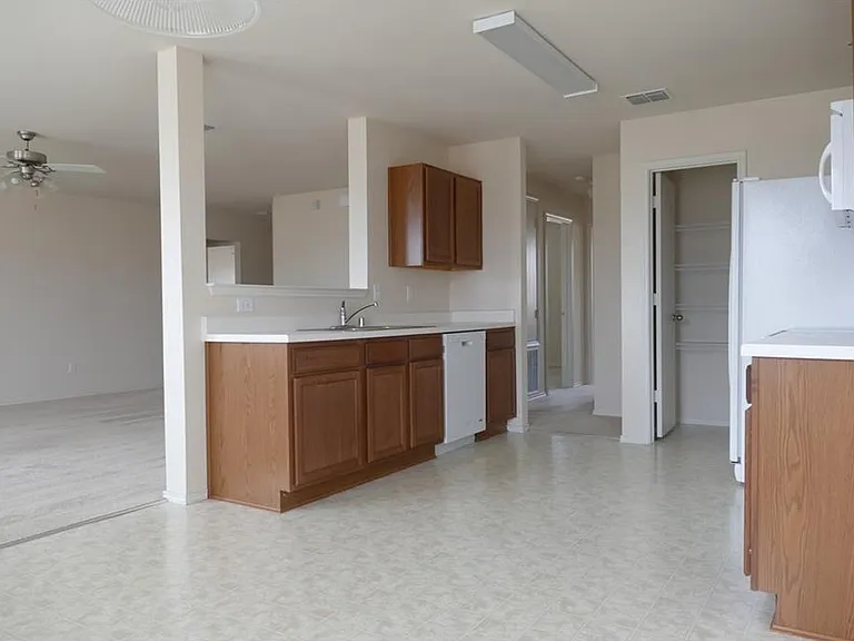 2814 Lake Vista Dr — Photo 3