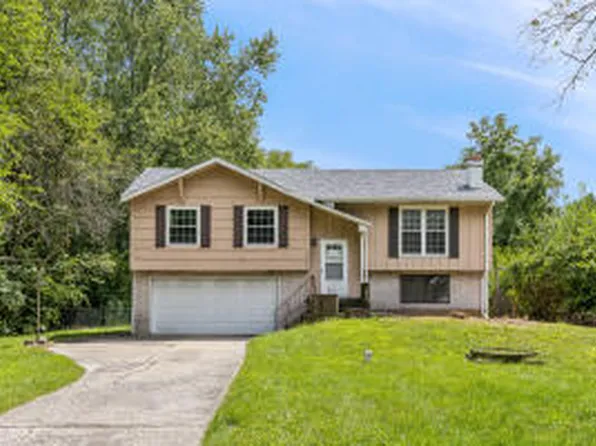 9725 N Bunker Hill Rd, Demotte, IN 46310