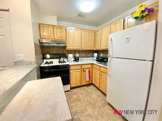 Rented by Keller Williams NYC | media 30