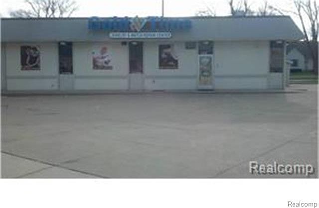 2nd image of 26541 Plymouth Rd