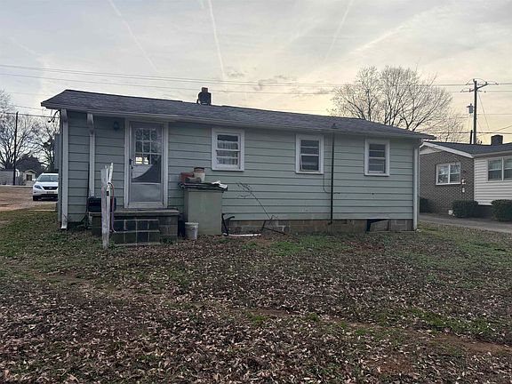 3rd image of 1304 Nazareth Rd