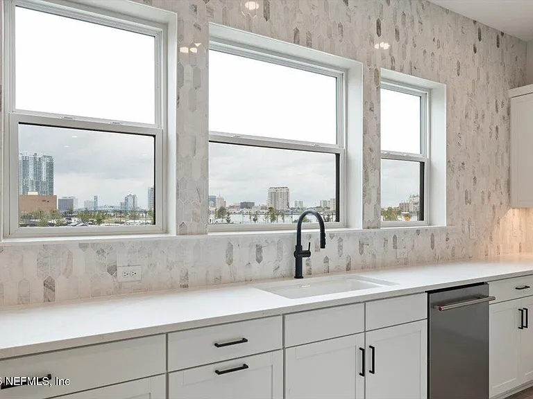2056 Prudential Dr — Photo 6