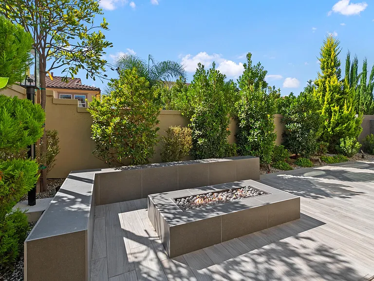 6195 Summit Crest Cir — Photo 34