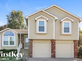 1129 NE Franklin Dr, Lees Summit, MO 64064