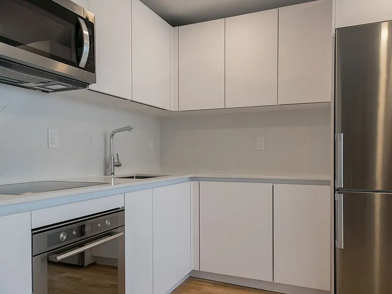 730 Saint Clarens Ave — Photo 20