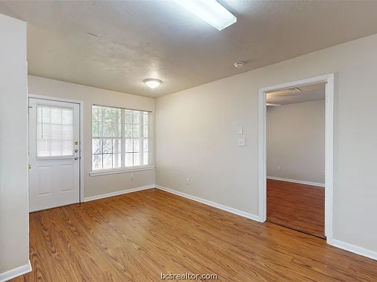 1513 Hollowhill Dr #B — Photo 7
