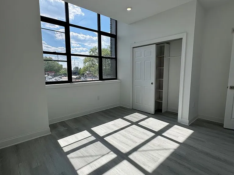 1600 West Hunting Park - Residential — Photo 23