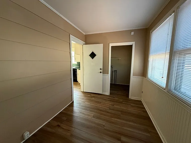 1541 Ebenezer Rd — Photo 10