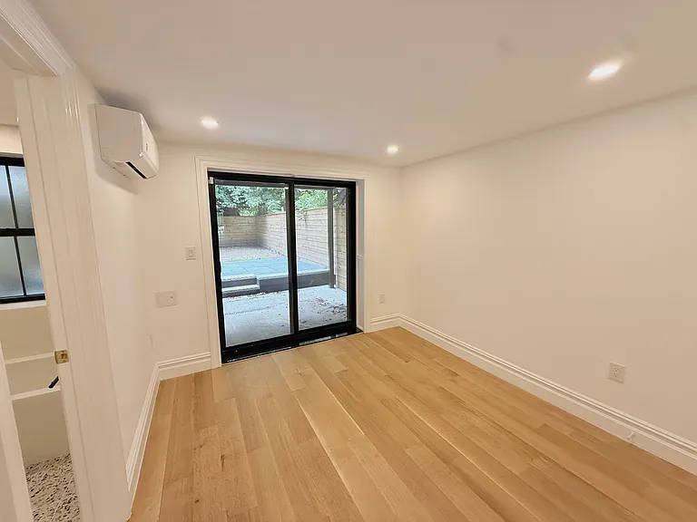 174 Hall St #GARDEN — Photo 4